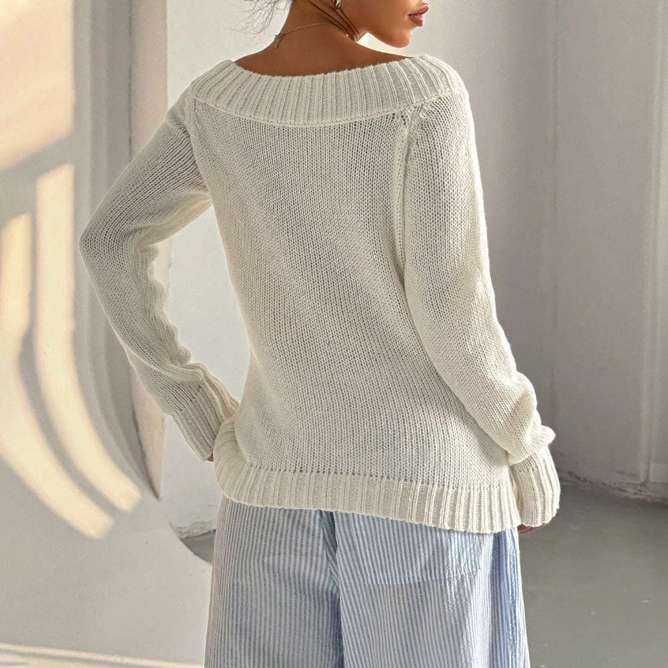 Pull femme en maille – épaule dénudée automne/hiver