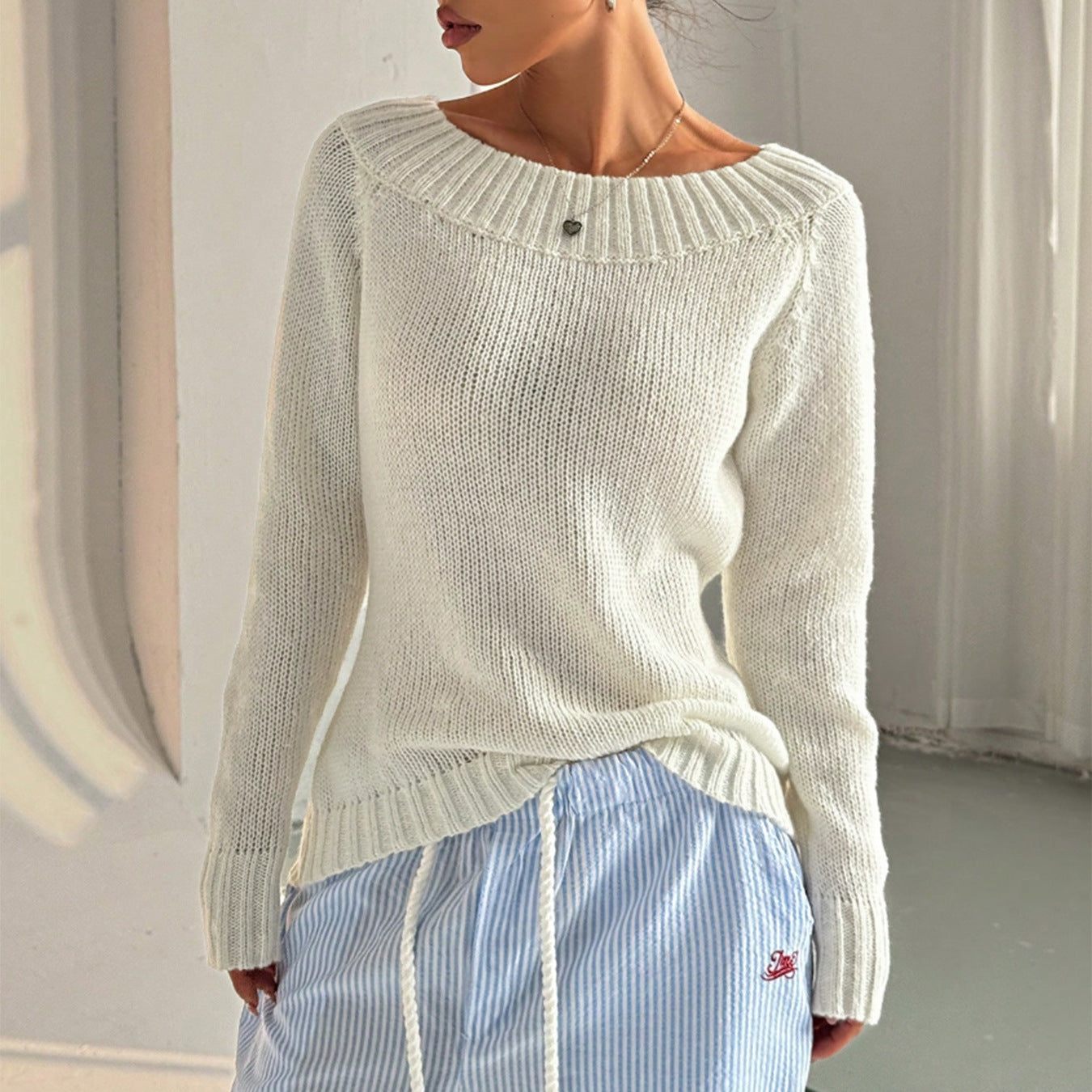 Pull femme en maille – épaule dénudée automne/hiver