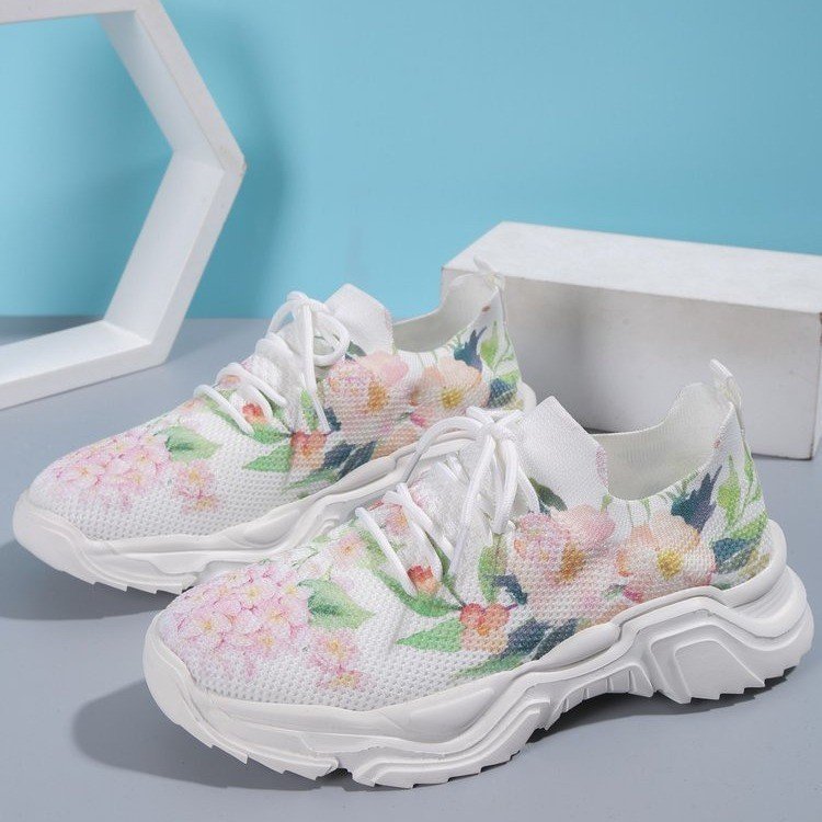 Sneakers femme fleuries – mode décontractée