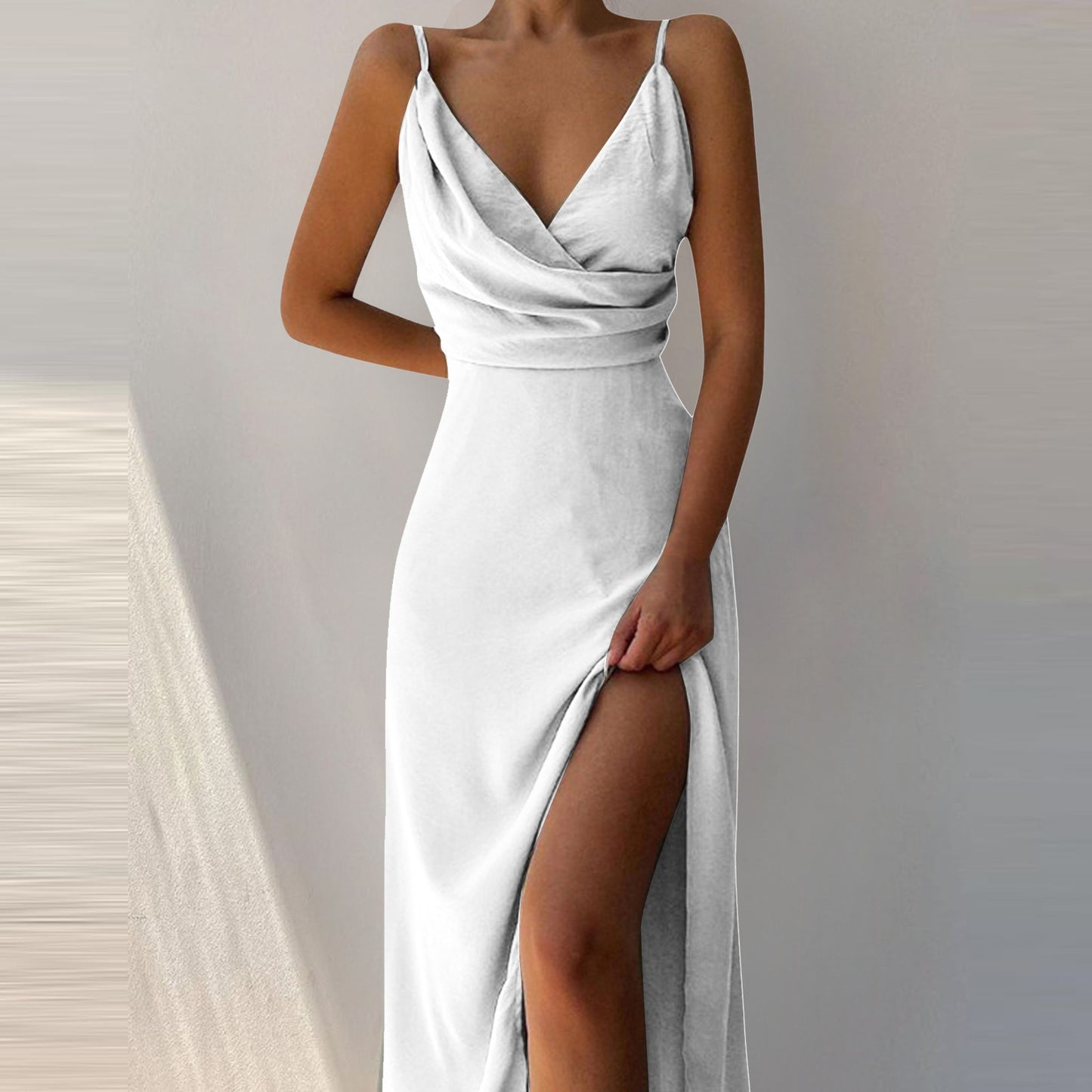 Robe femme d’été – col V fendu à bretelles, coupe slim