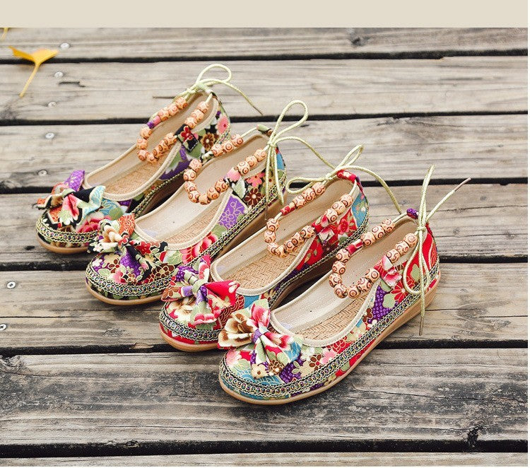 Souliers vintage de Pékin – dentelle & perles