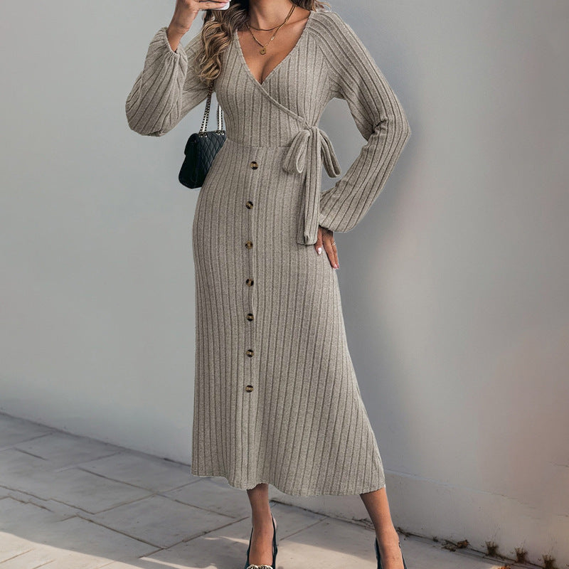 Robe femme en maille col V – ceinturée & élégante
