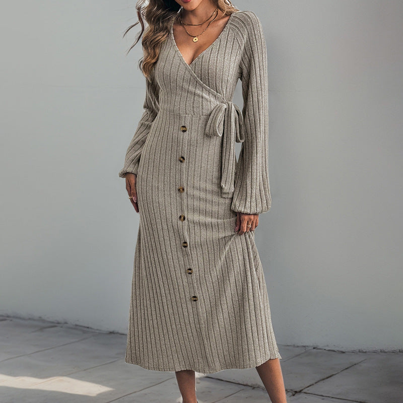 Robe femme en maille col V – ceinturée & élégante