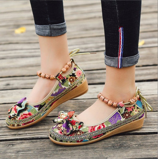 Souliers vintage de Pékin – dentelle & perles