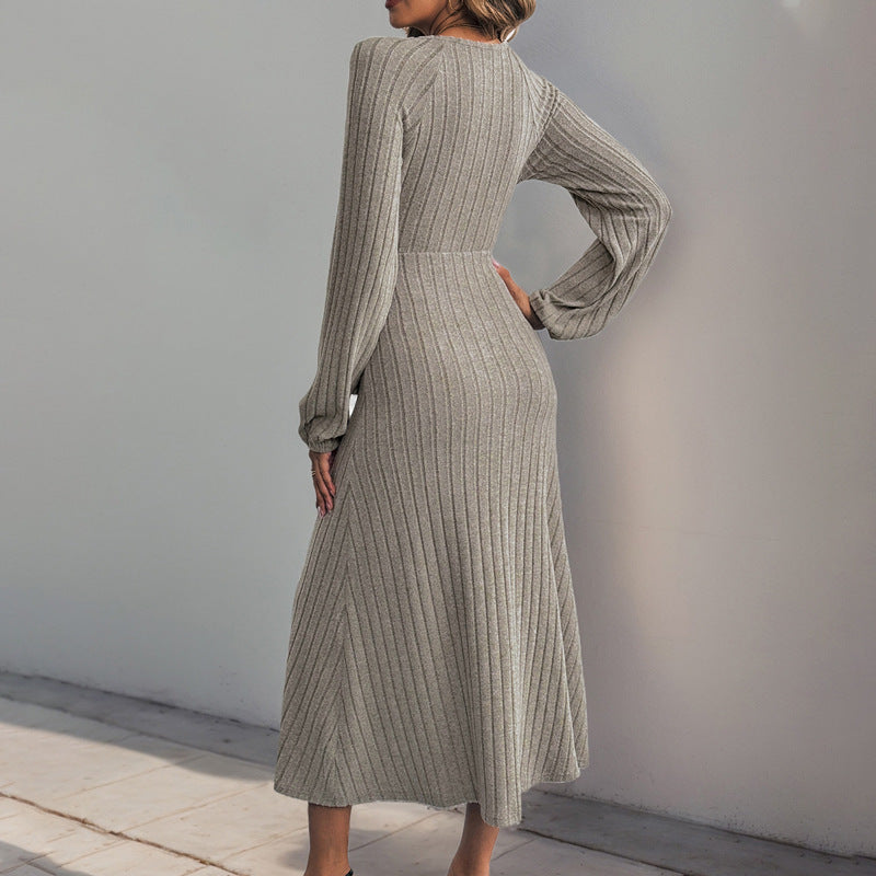 Robe femme en maille col V – ceinturée & élégante