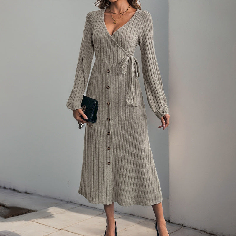 Robe femme en maille col V – ceinturée & élégante